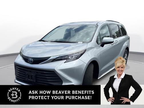 Celestial Silver Metallic 2025 Toyota Sienna XLE