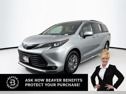 Celestial Silver Metallic 2025 Toyota Sienna XLE