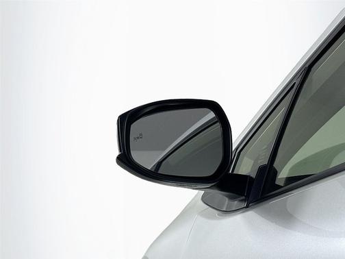 2025 Toyota Prius Plug-In Hybrid SE