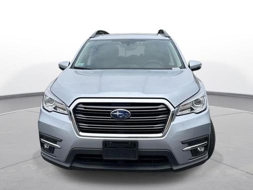 Ice Silver Metallic 2022 Subaru Ascent Limited 7-Passenger