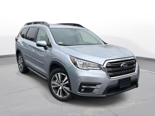 Ice Silver Metallic 2022 Subaru Ascent Limited 7-Passenger