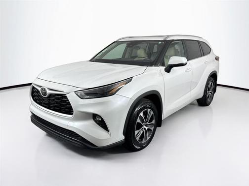 Wind Chill Pearl 2024 Toyota Highlander XLE