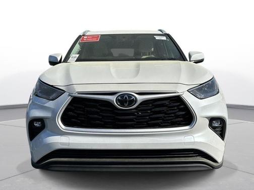 Wind Chill Pearl 2024 Toyota Highlander XLE