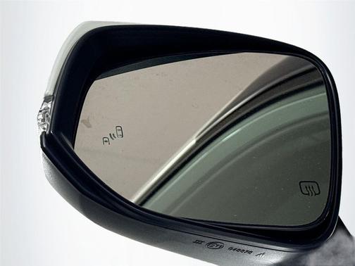 Wind Chill Pearl 2024 Toyota Highlander XLE