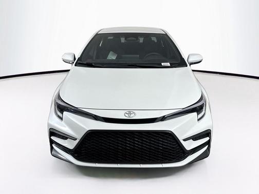 Wind Chill Pearl 2026 Toyota Corolla SE