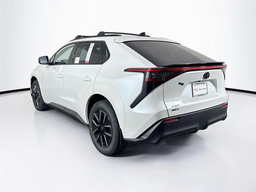 Wind Chill Pearl 2026 Toyota bZ XLE Plus