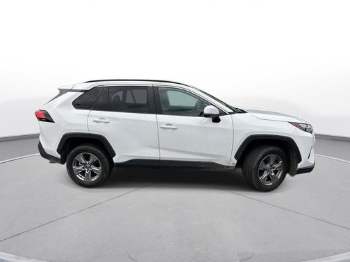 Ice Cap 2025 Toyota RAV4 XLE