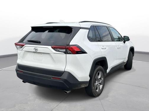 Ice Cap 2025 Toyota RAV4 XLE