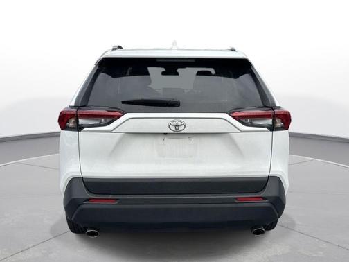Ice Cap 2025 Toyota RAV4 XLE