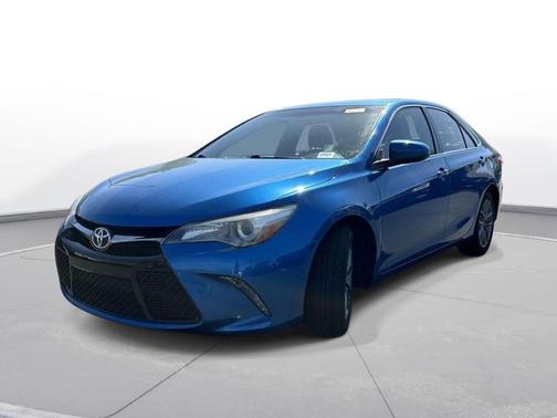 Blue Streak Metallic 2017 Toyota Camry SE
