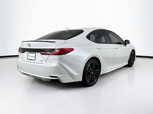 Wind Chill Pearl 2026 Toyota Camry XSE