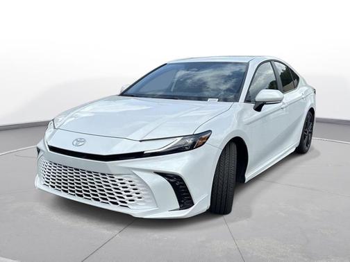 Wind Chill Pearl 2026 Toyota Camry XSE