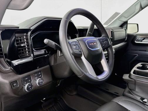 Onyx Black 2025 GMC Sierra 1500 SLT