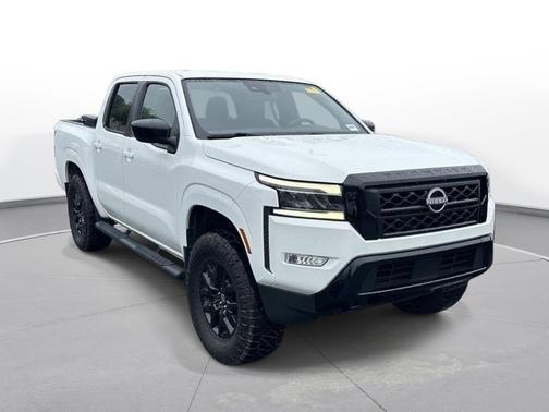Glacier White 2023 Nissan Frontier SV