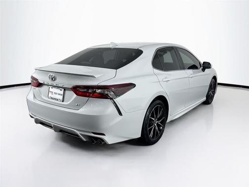 Ice Edge 2024 Toyota Camry SE