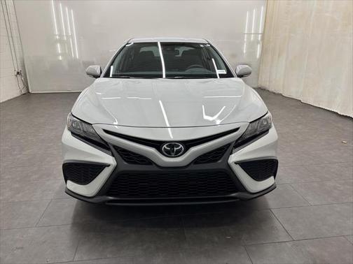 Ice Edge 2024 Toyota Camry SE