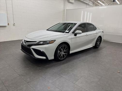 Ice Edge 2024 Toyota Camry SE