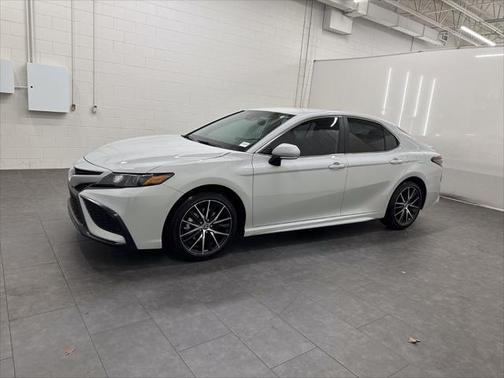 Ice Edge 2024 Toyota Camry SE