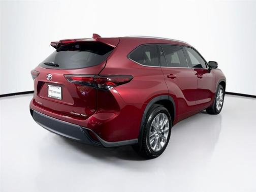 Ruby Flare Pearl 2026 Toyota Highlander Limited