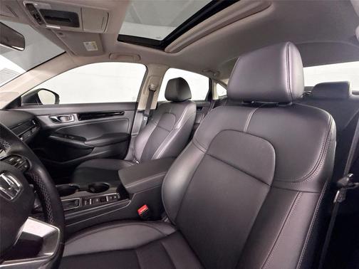 Crystal Black Pearl 2022 Honda Civic Touring