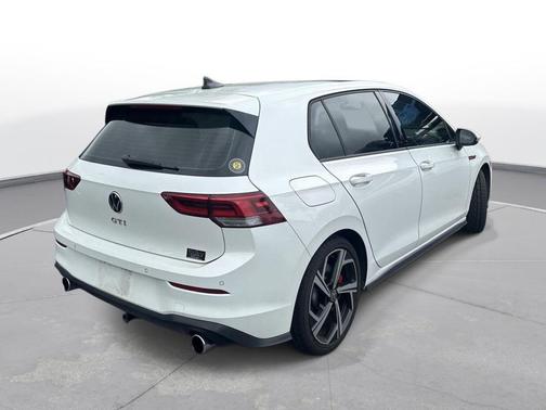 Opal White Pearl 2024 Volkswagen Golf GTI 2.0T SE DSG