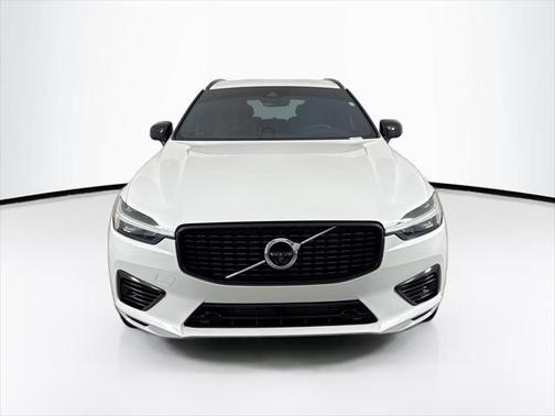 2021 Volvo XC60 Recharge Plug-In Hybrid T8 R-Design