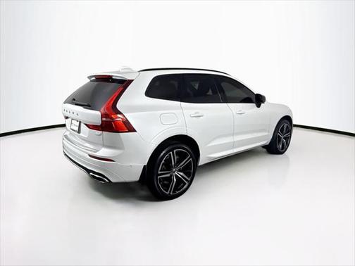2021 Volvo XC60 Recharge Plug-In Hybrid T8 R-Design