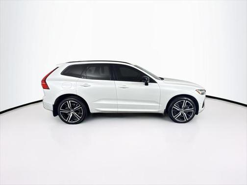 2021 Volvo XC60 Recharge Plug-In Hybrid T8 R-Design