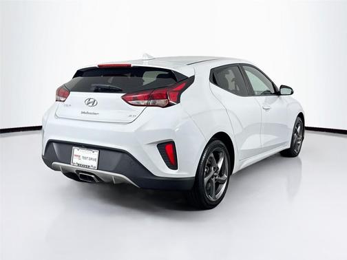 2020 Hyundai Veloster 2