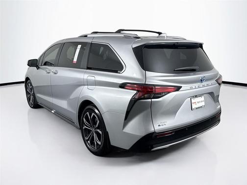 2025 Toyota Sienna Platinum