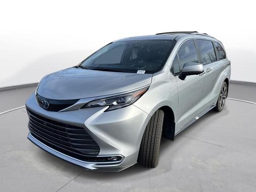 2025 Toyota Sienna Platinum