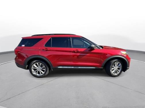 Rapid Red Metallic Tinted Clearcoat 2021 Ford Explorer XLT