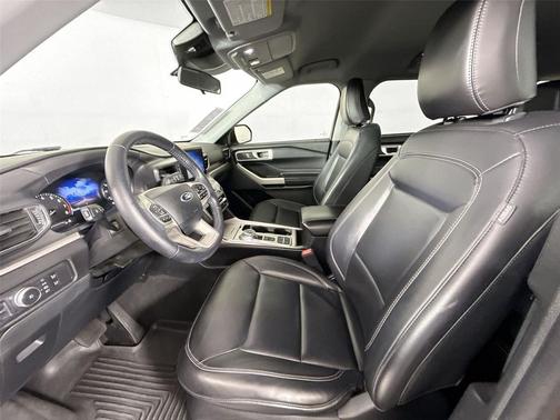 Rapid Red Metallic Tinted Clearcoat 2021 Ford Explorer XLT