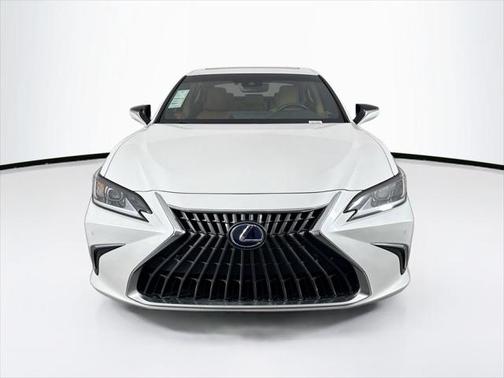 2022 Lexus ES 300h Base