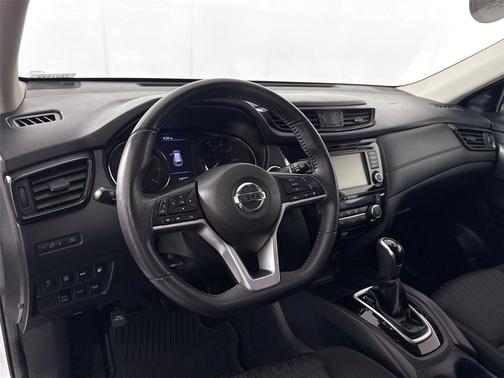 Brilliant Silver Metallic 2020 Nissan Rogue SV