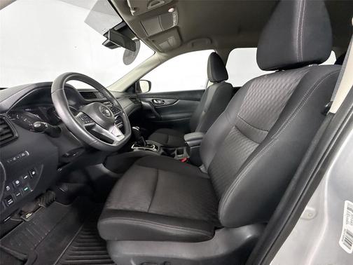 Brilliant Silver Metallic 2020 Nissan Rogue SV