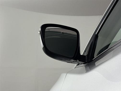 Brilliant Silver Metallic 2020 Nissan Rogue SV