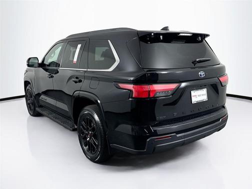 2024 Toyota Sequoia SR5