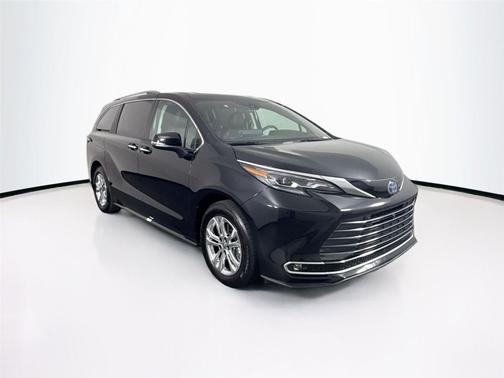 2024 Toyota Sienna Platinum 7 Passenger