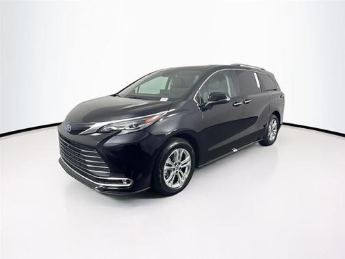 2024 Toyota Sienna Platinum 7 Passenger