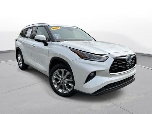 Wind Chill Pearl 2022 Toyota Highlander Hybrid Limited