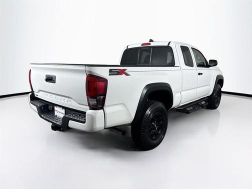 White 2022 Toyota Tacoma SR