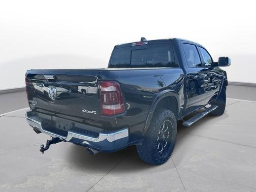 Diamond Black Crystal Pearlcoat 2020 RAM 1500 Laramie