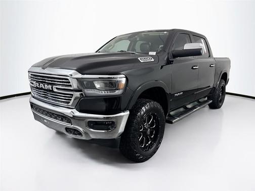 Diamond Black Crystal Pearlcoat 2020 RAM 1500 Laramie
