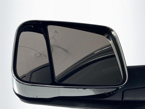 Diamond Black Crystal Pearlcoat 2020 RAM 1500 Laramie