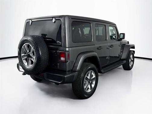 Granite Crystal Metallic Clearcoat 2021 Jeep Wrangler Unlimited Sahara