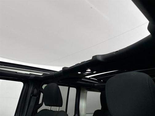 Granite Crystal Metallic Clearcoat 2021 Jeep Wrangler Unlimited Sahara