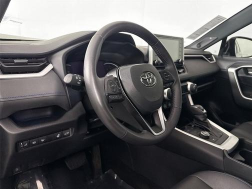 2021 Toyota RAV4 Hybrid SE