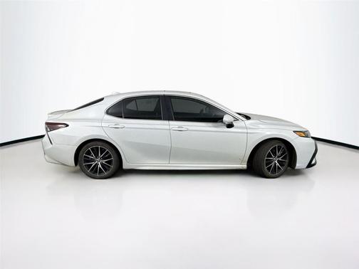 2024 Toyota Camry Hybrid SE
