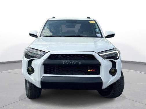 Super White 2018 Toyota 4Runner SR5
